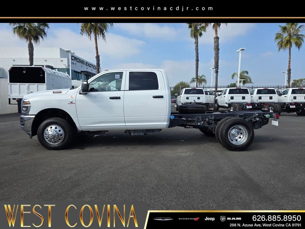2026 RAM 3500 Chassis Cab Tradesman thumbnail 8