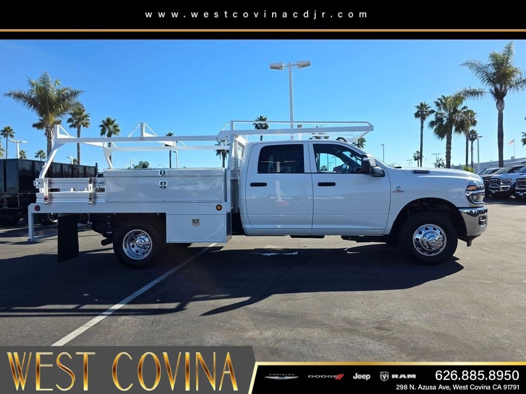 2026 RAM 3500 Chassis Cab Tradesman thumbnail 4