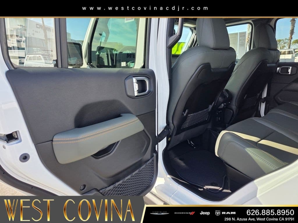 2026 Jeep Gladiator Mojave thumbnail 13