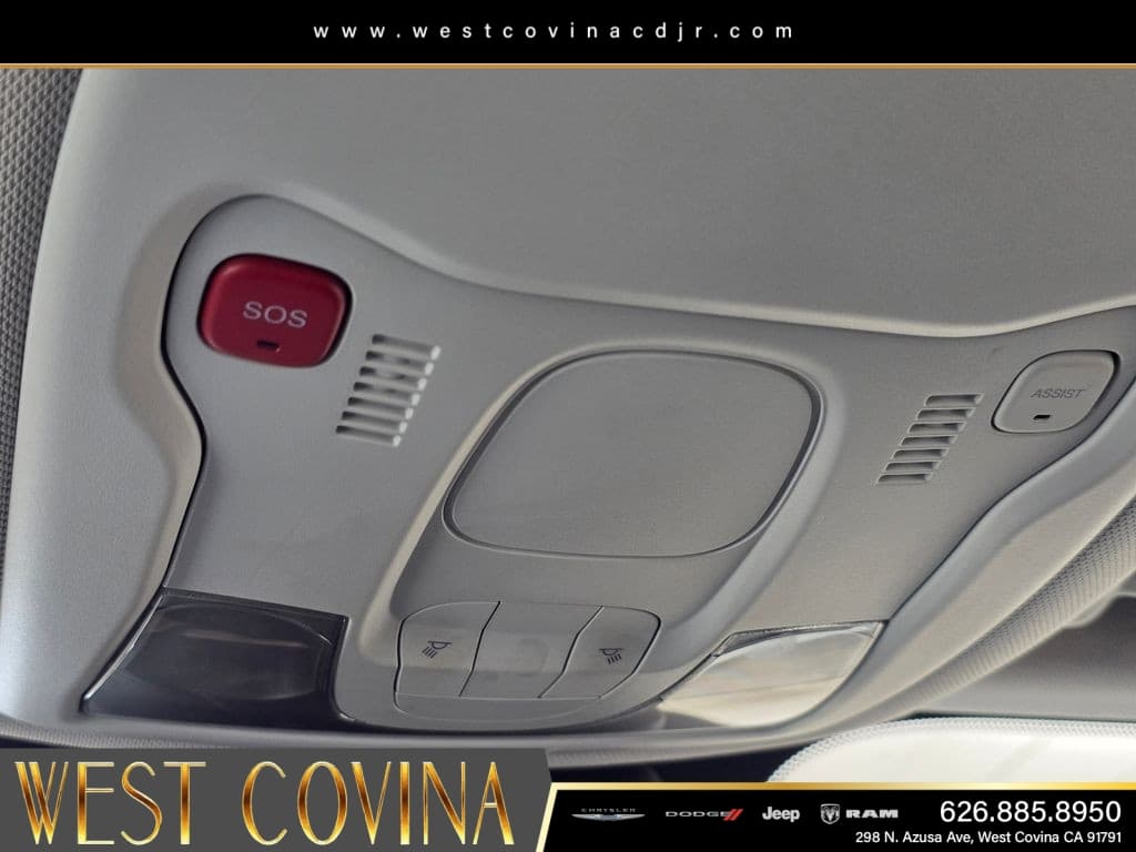 2023 Jeep Renegade Latitude thumbnail 23