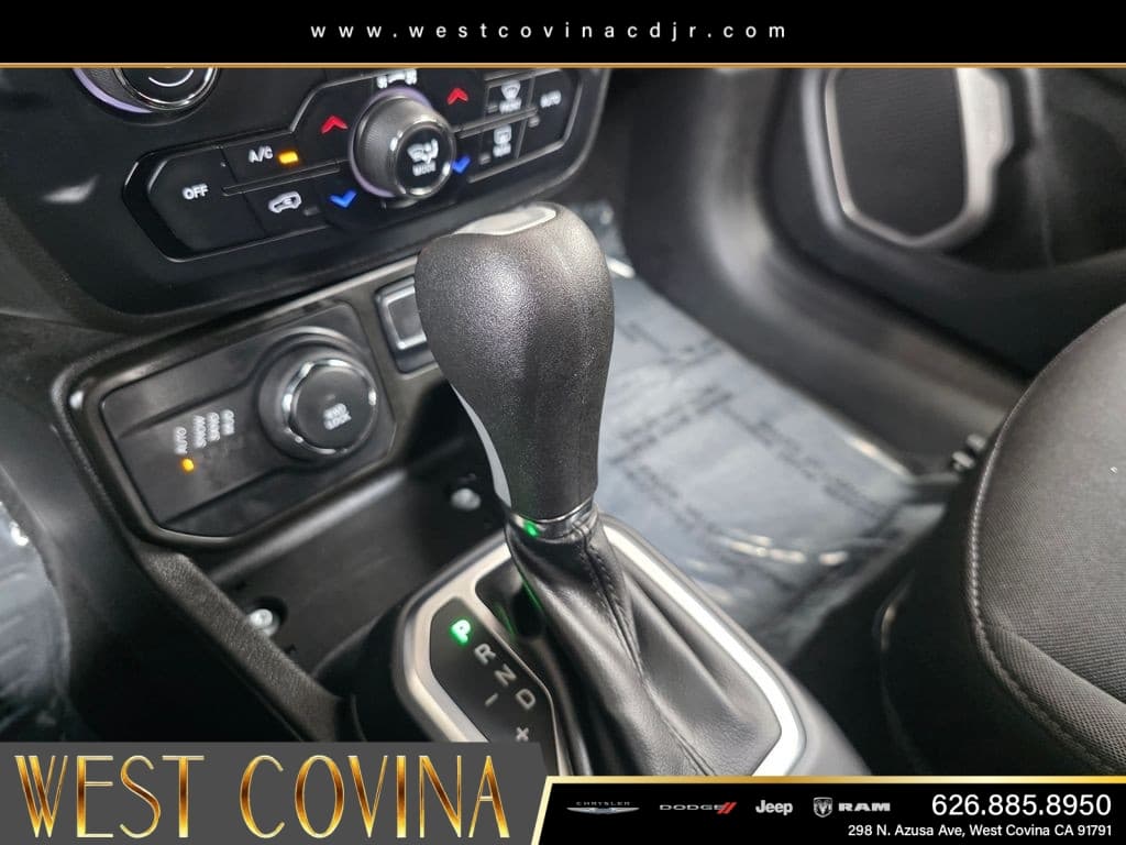 2023 Jeep Renegade Latitude thumbnail 28