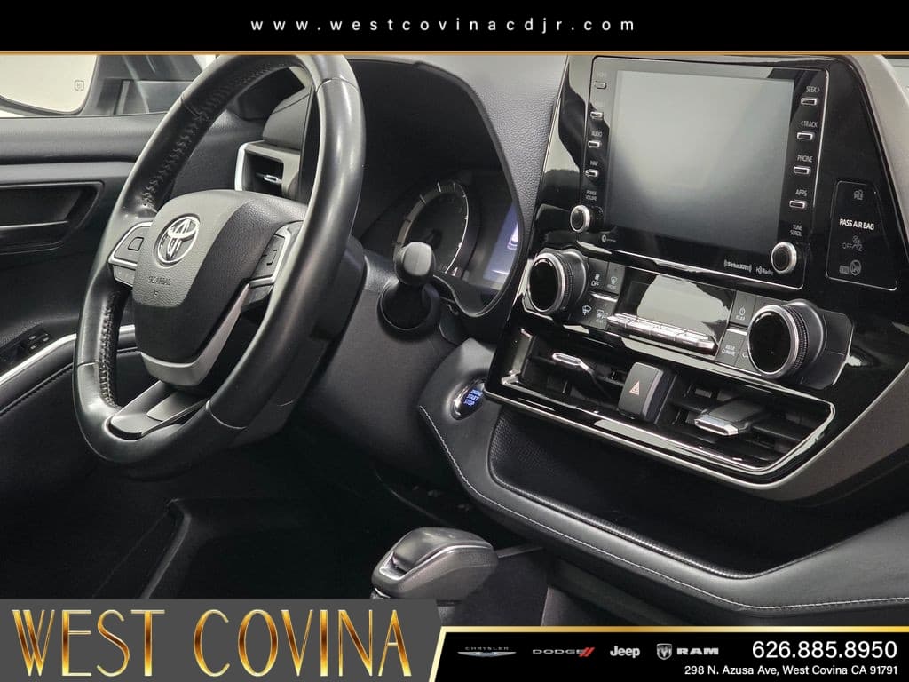 2022 Toyota Highlander LE thumbnail 11