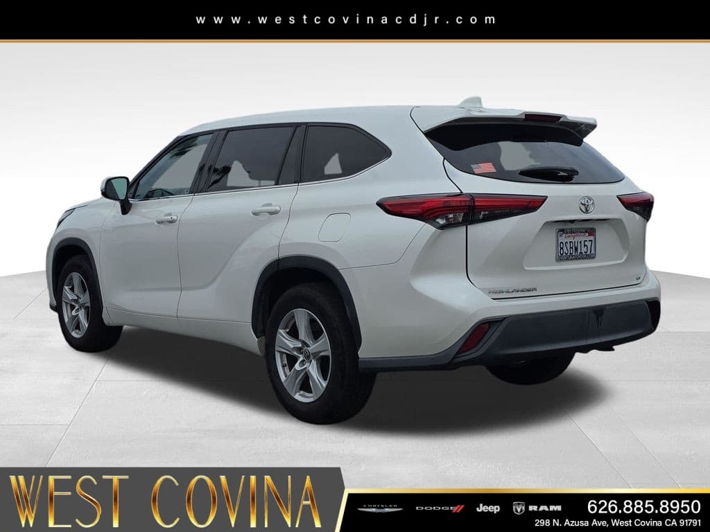 2020 Toyota Highlander LE thumbnail 5