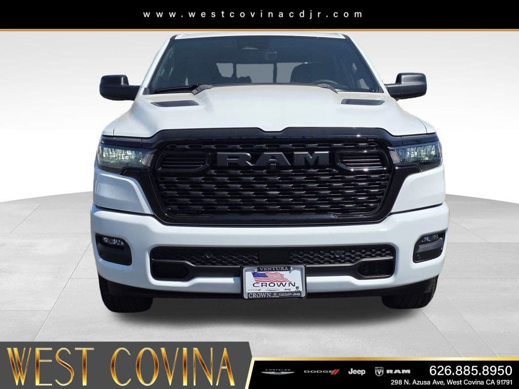 2026 RAM 1500 Express thumbnail 2