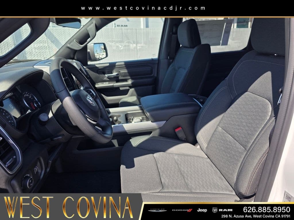 2026 RAM 1500 Express thumbnail 13