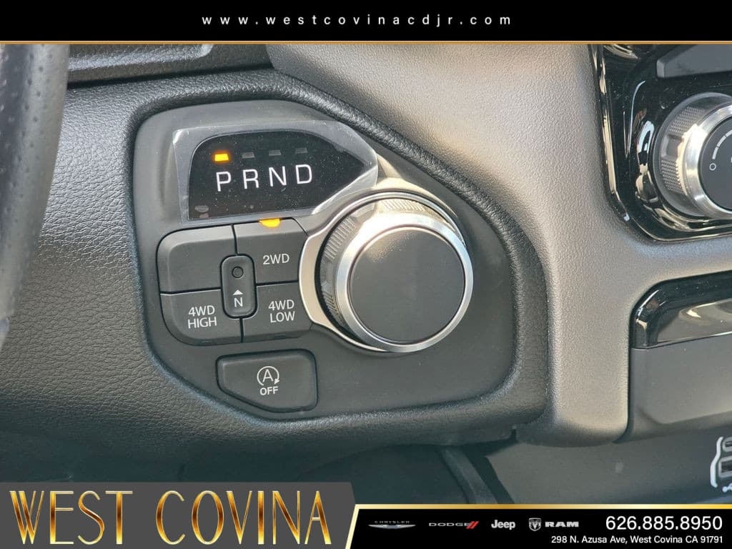 2026 RAM 1500 Express thumbnail 17