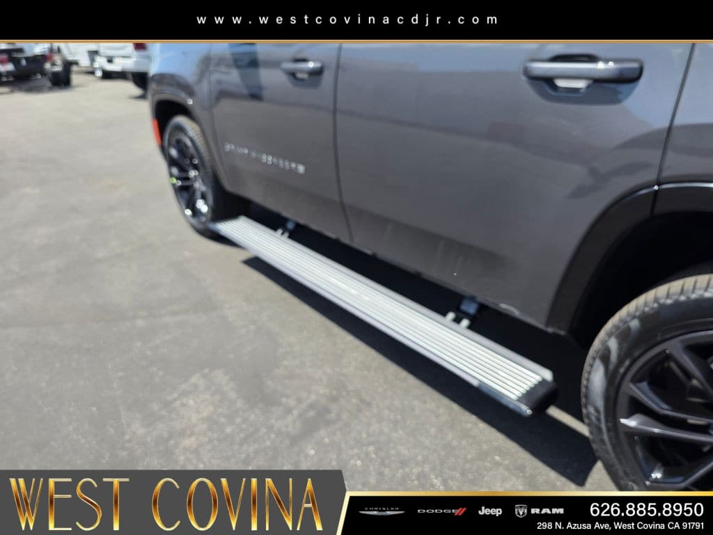 2026 Jeep Grand Wagoneer Summit Reserve thumbnail 10