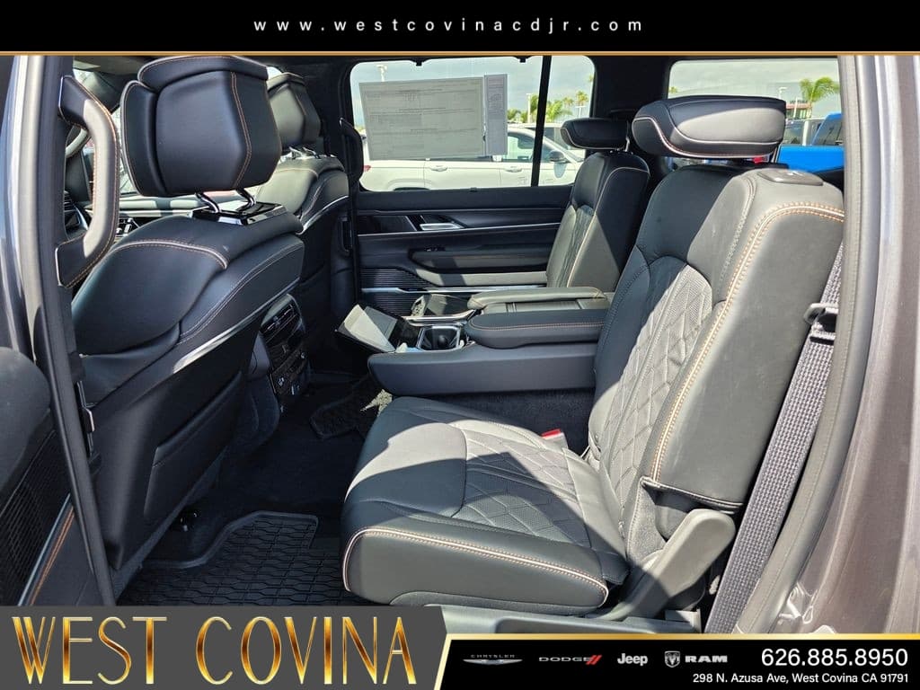 2026 Jeep Grand Wagoneer Summit Reserve thumbnail 15