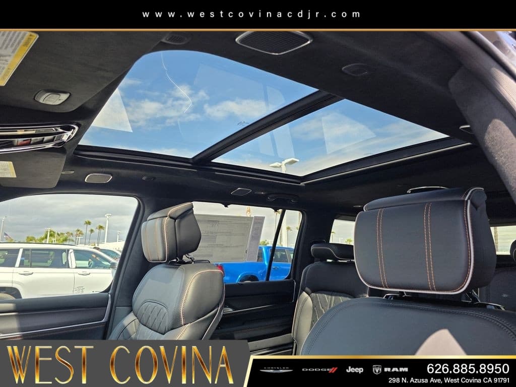 2026 Jeep Grand Wagoneer Summit Reserve thumbnail 17