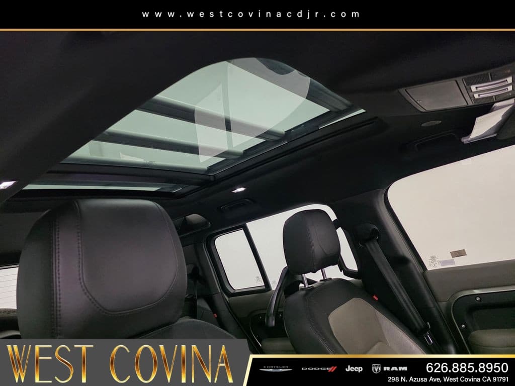 2022 Land Rover Defender 110 X-Dynamic SE thumbnail 11