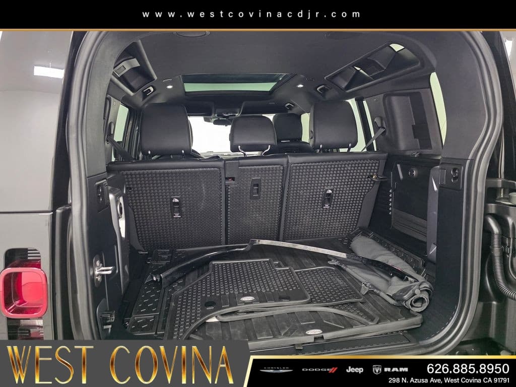 2022 Land Rover Defender 110 X-Dynamic SE thumbnail 18