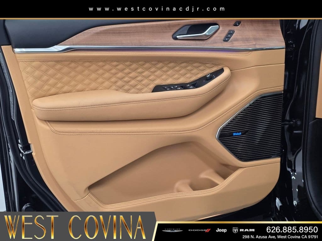2026 Jeep Grand Cherokee L Summit thumbnail 22