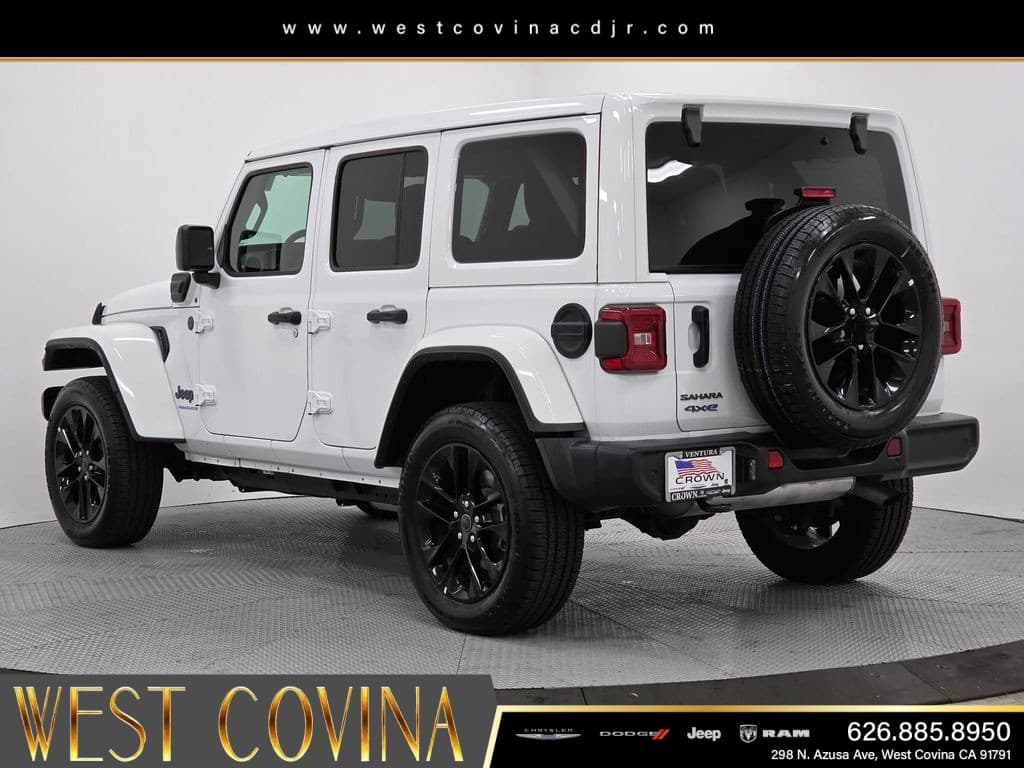 2025 Jeep Wrangler Sahara 4xe thumbnail 4