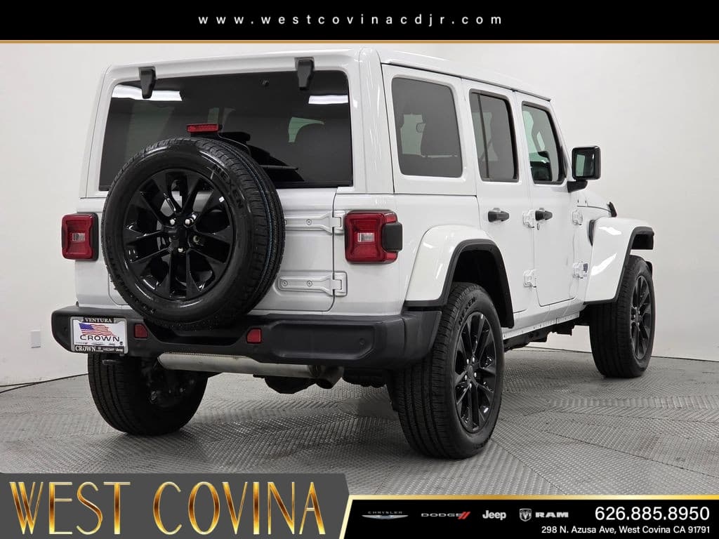 2025 Jeep Wrangler Sahara 4xe thumbnail 6