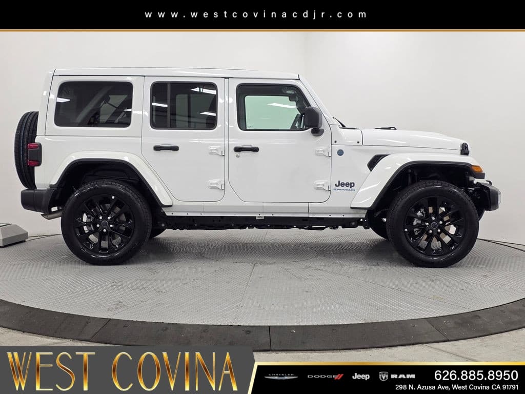 2025 Jeep Wrangler Sahara 4xe thumbnail 7