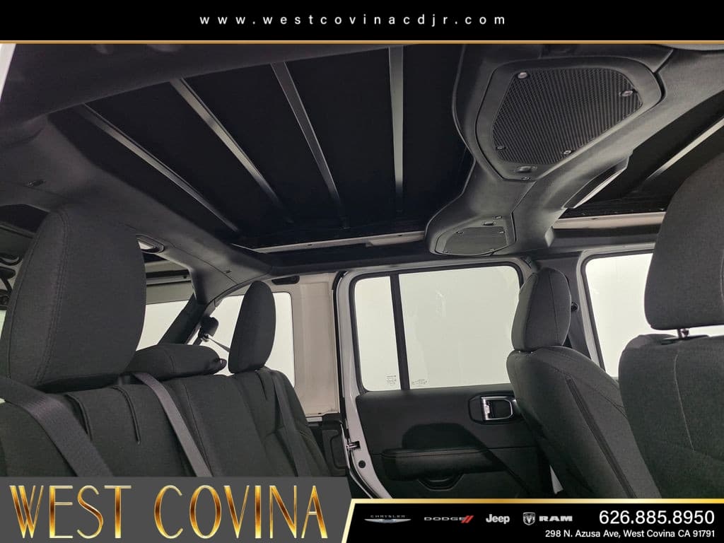 2025 Jeep Wrangler Sahara 4xe thumbnail 10