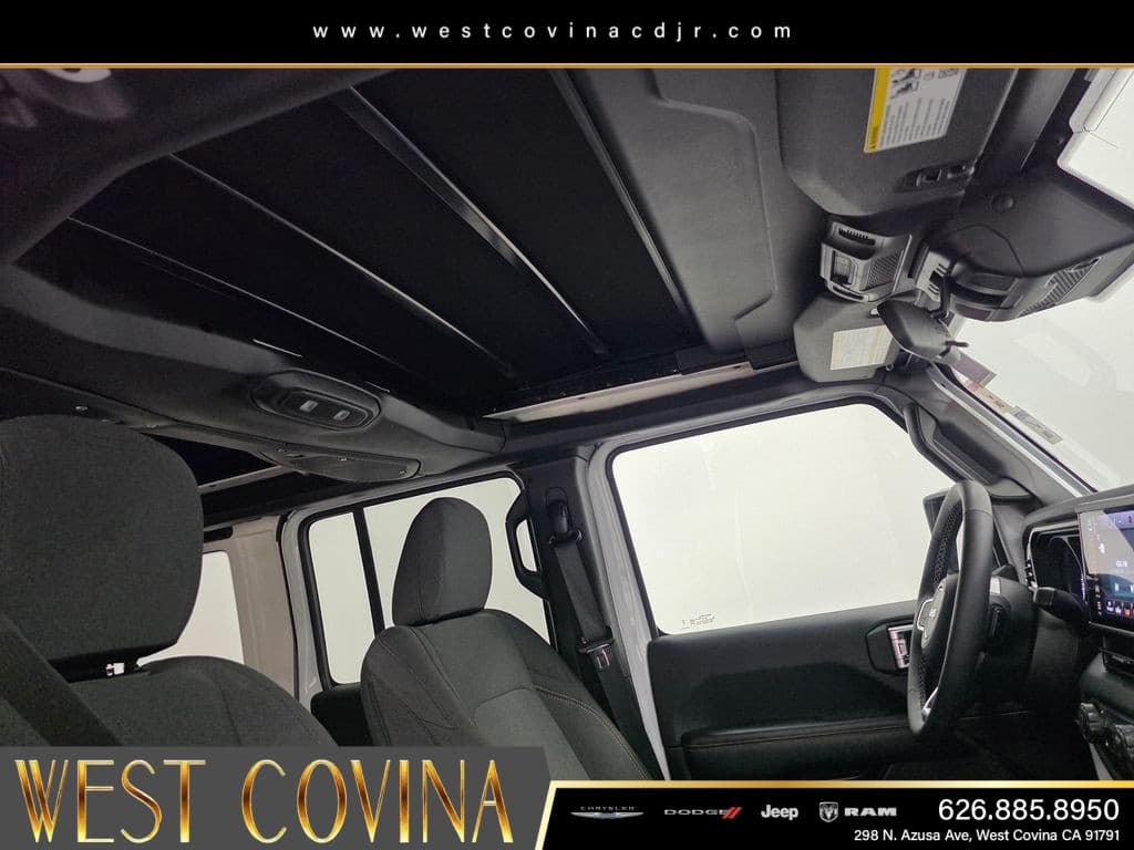 2025 Jeep Wrangler Sahara 4xe thumbnail 11