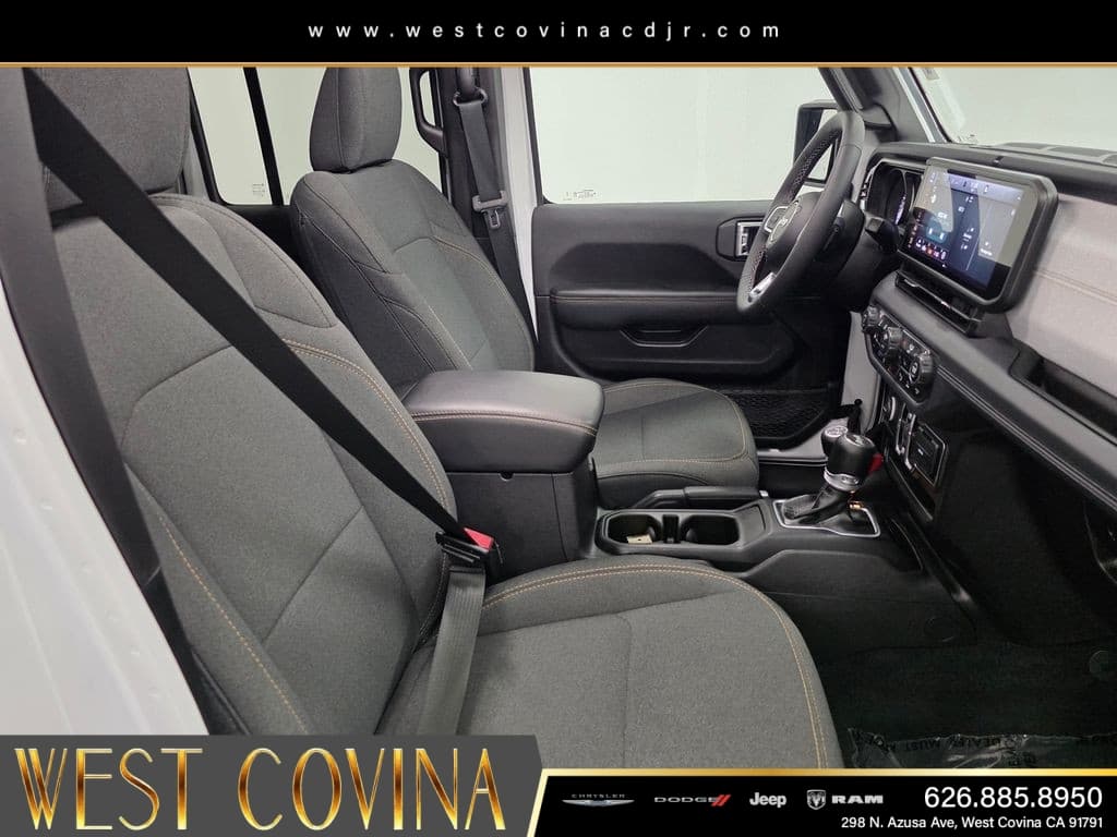 2025 Jeep Wrangler Sahara 4xe thumbnail 13