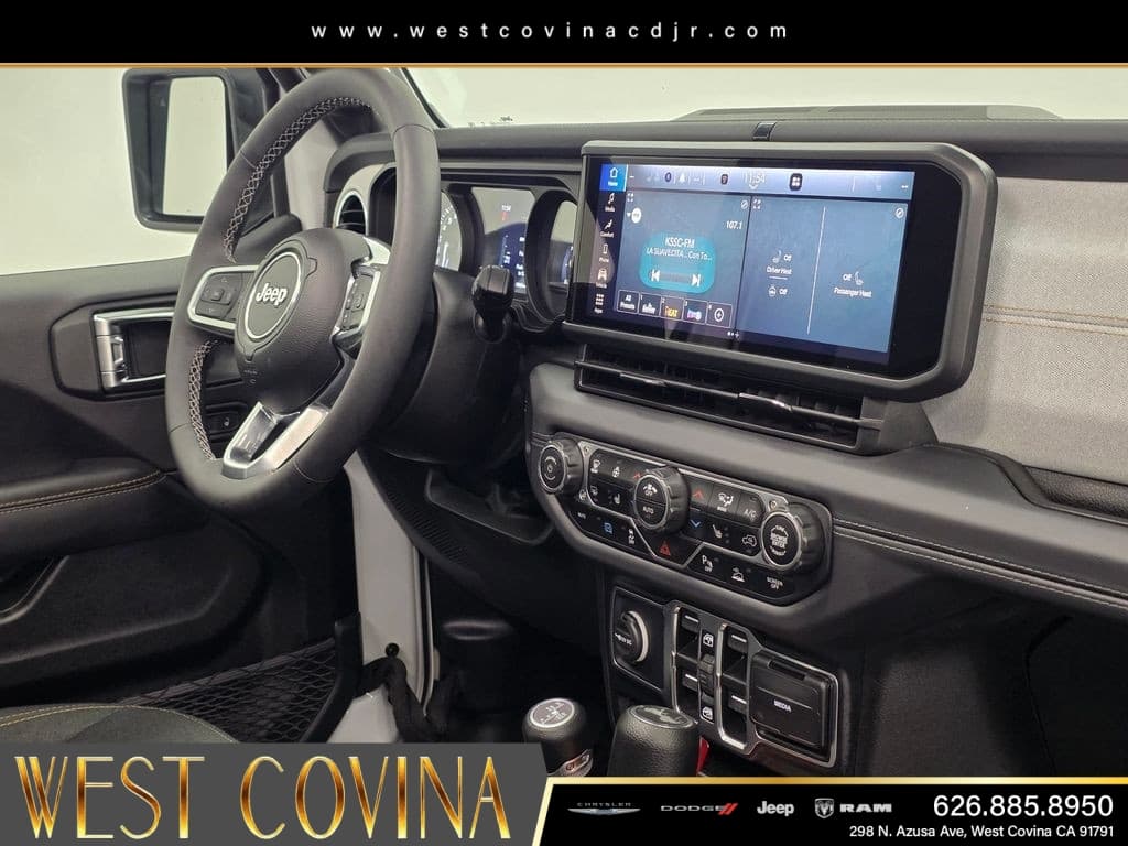 2025 Jeep Wrangler Sahara 4xe thumbnail 14