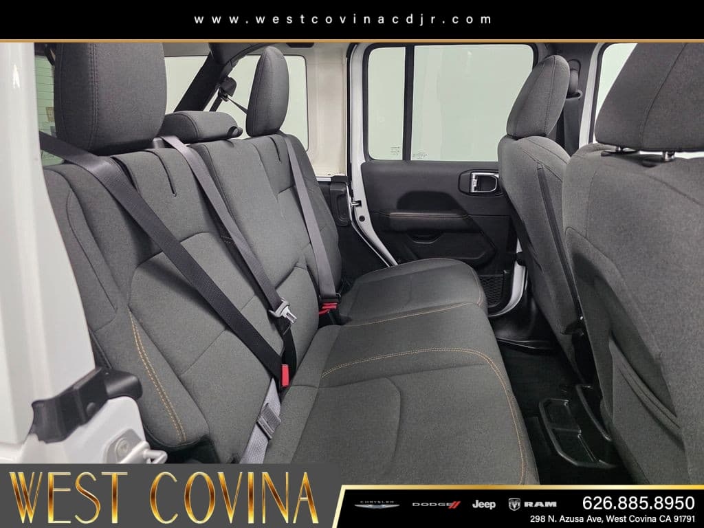 2025 Jeep Wrangler Sahara 4xe thumbnail 18