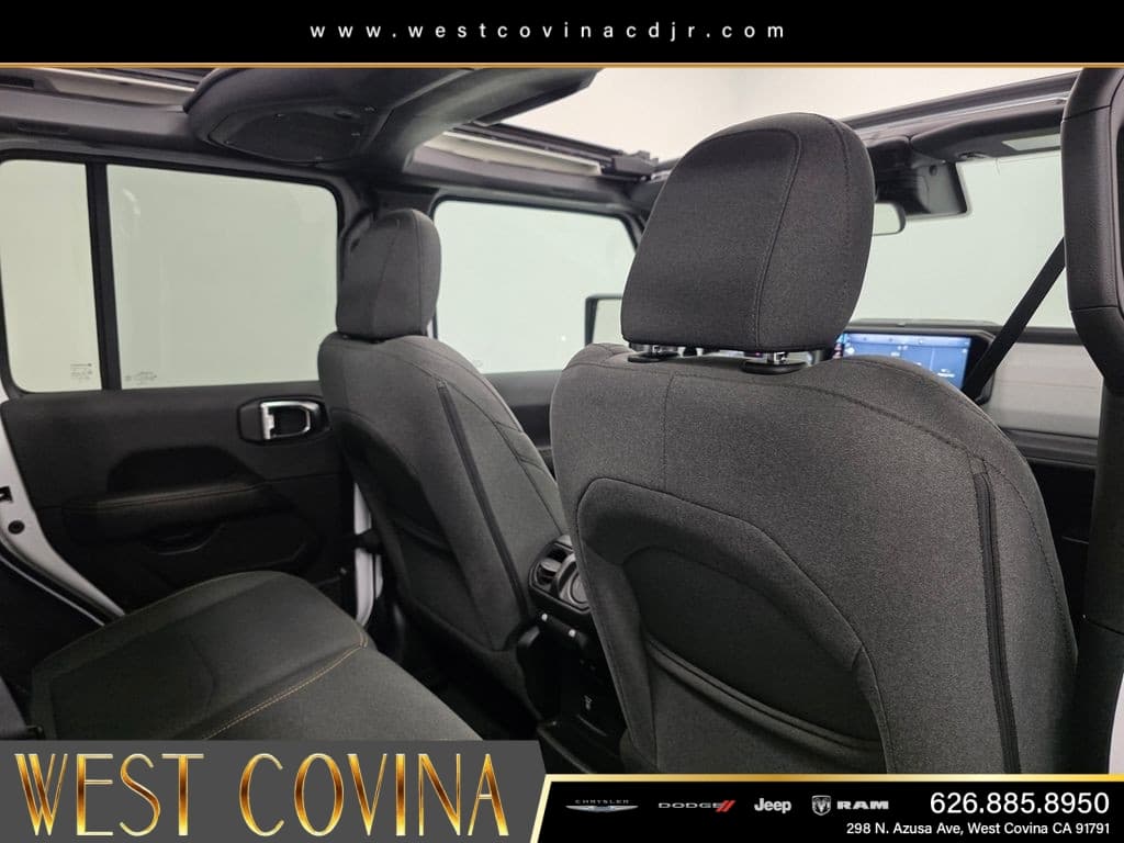 2025 Jeep Wrangler Sahara 4xe thumbnail 19