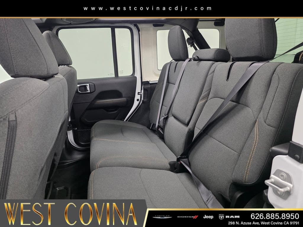 2025 Jeep Wrangler Sahara 4xe thumbnail 22