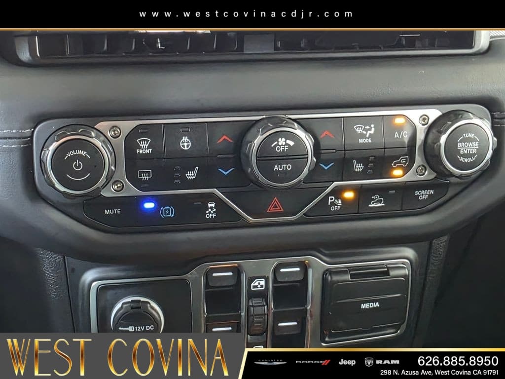 2025 Jeep Wrangler Sahara 4xe thumbnail 29