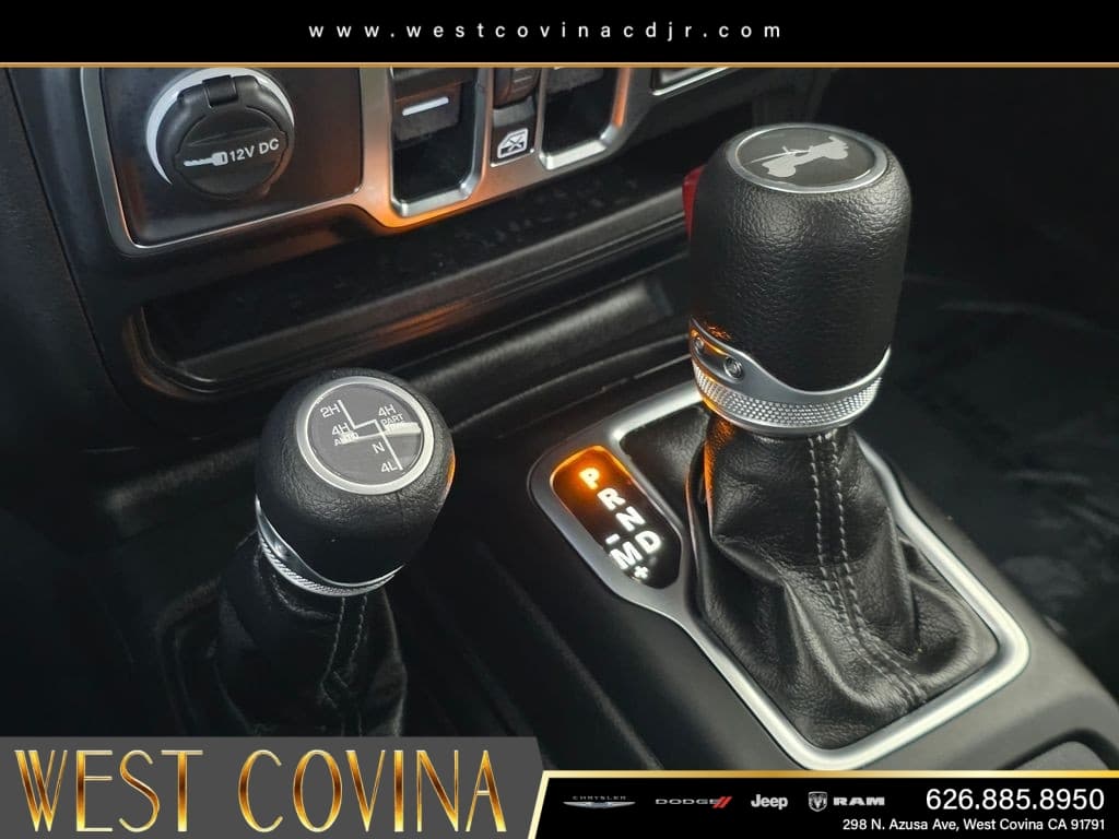 2025 Jeep Wrangler Sahara 4xe thumbnail 30