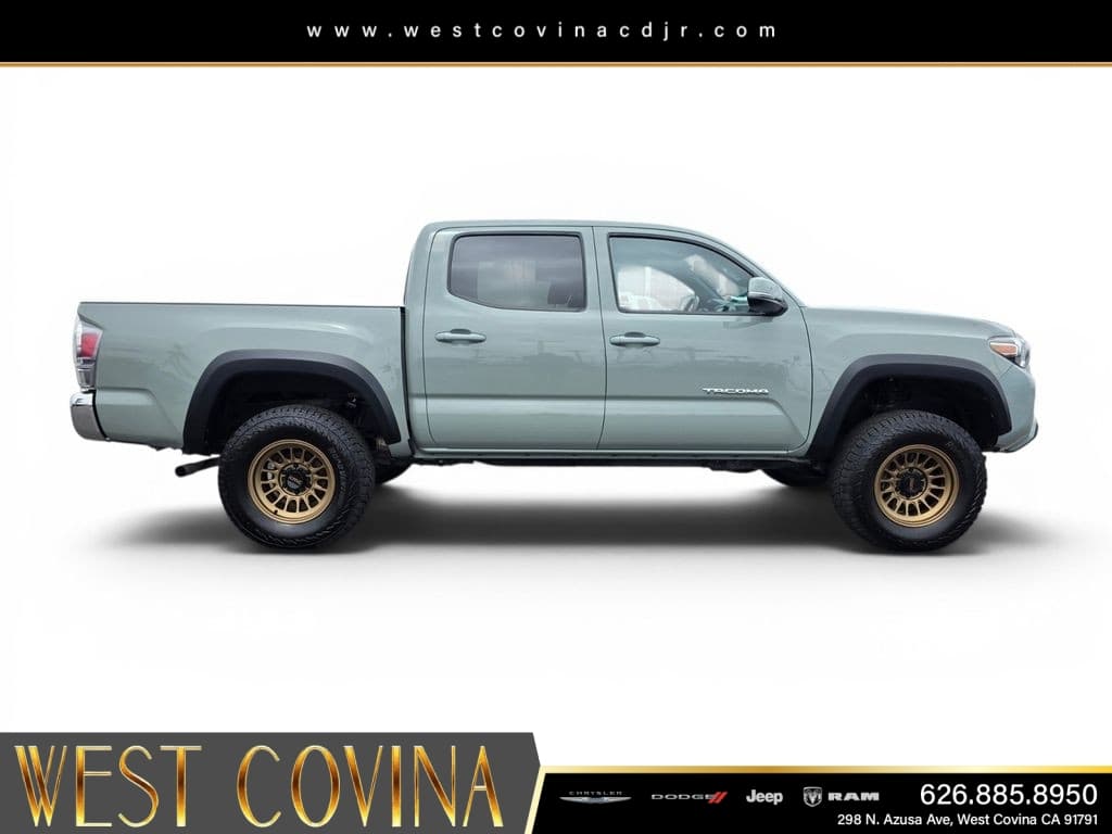 2022 Toyota Tacoma TRD Off-Road thumbnail 17
