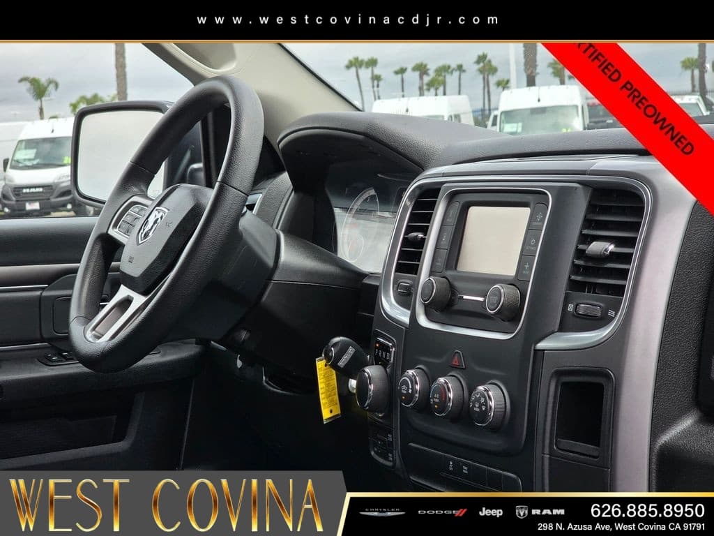 2024 Ram 1500 Classic SLT thumbnail 11