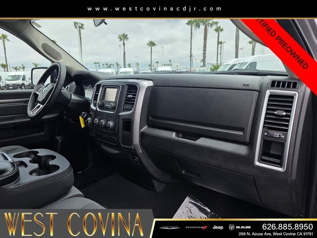 2024 Ram 1500 Classic SLT thumbnail 12