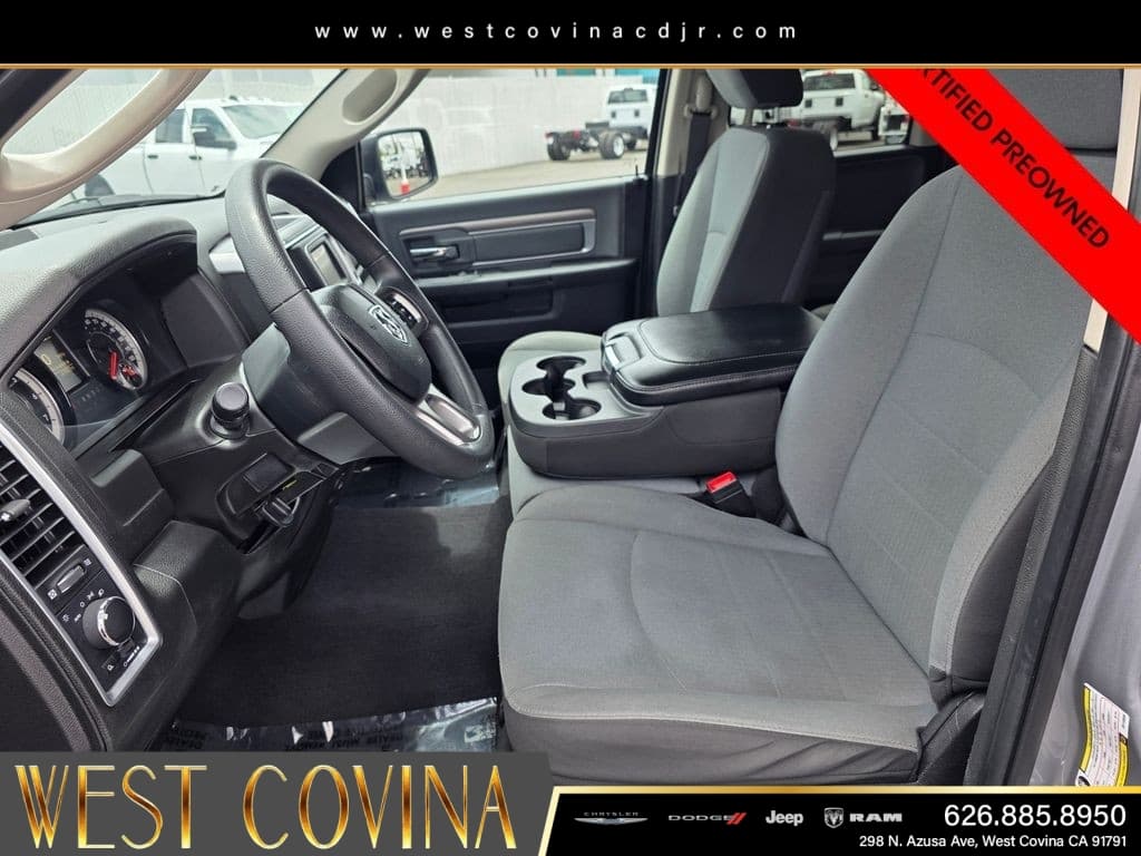 2024 Ram 1500 Classic SLT thumbnail 16