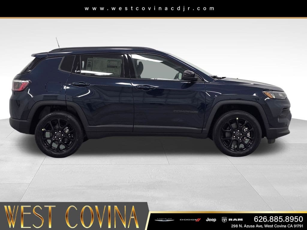 2026 Jeep Compass Latitude thumbnail 4