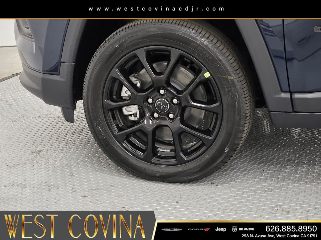 2026 Jeep Compass Latitude thumbnail 9