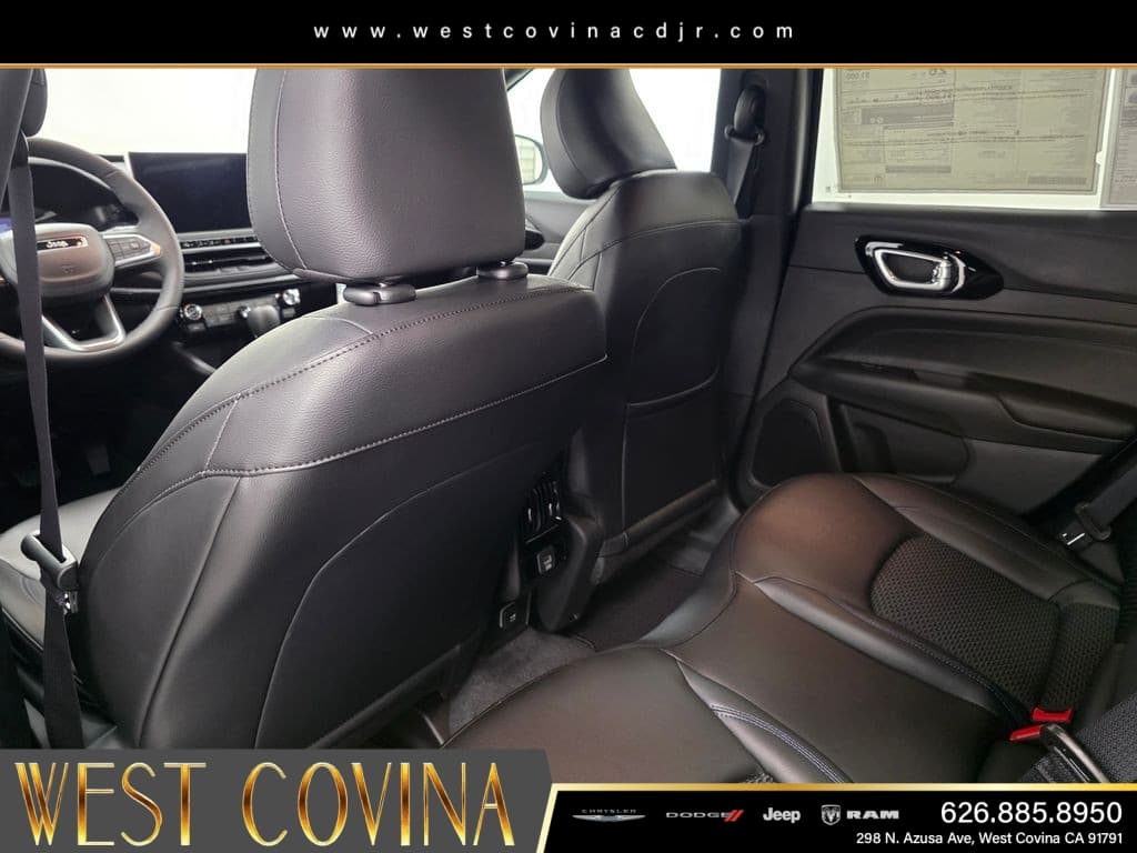 2026 Jeep Compass Latitude thumbnail 11