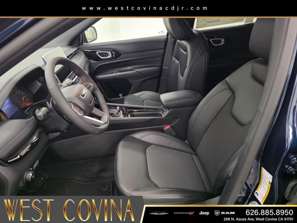 2026 Jeep Compass Latitude thumbnail 14