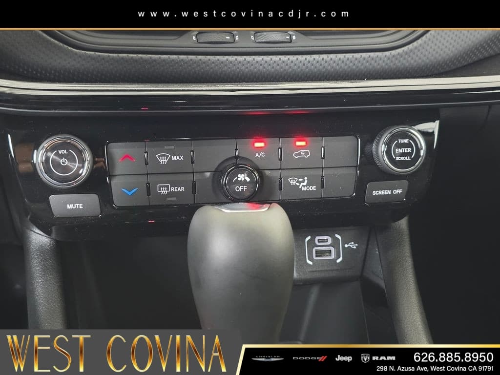2026 Jeep Compass Latitude thumbnail 19