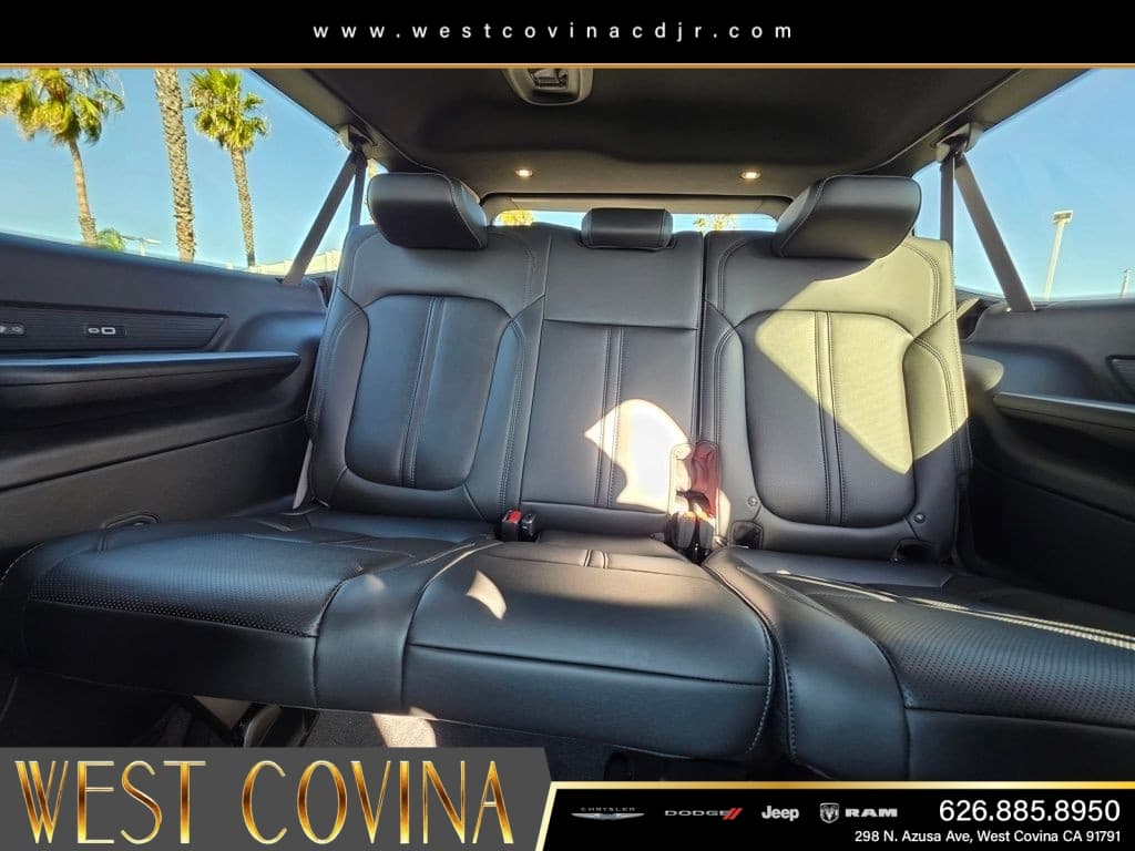 2026 Jeep Grand Wagoneer thumbnail 13