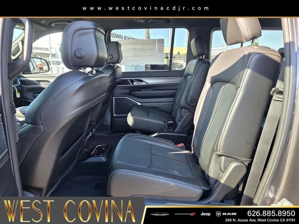 2026 Jeep Grand Wagoneer thumbnail 14