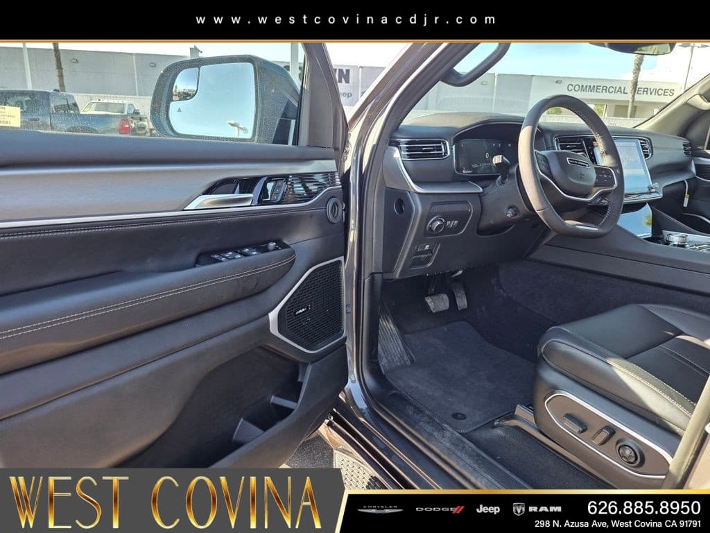2026 Jeep Grand Wagoneer thumbnail 15