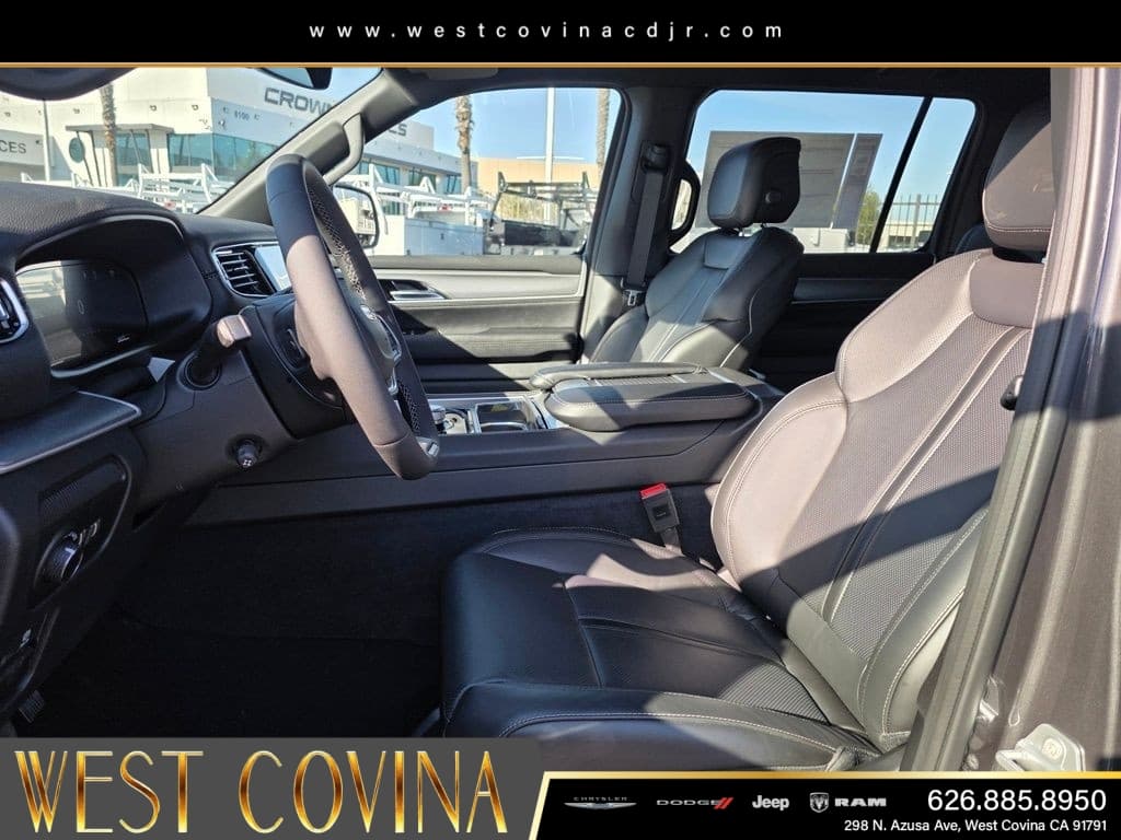 2026 Jeep Grand Wagoneer thumbnail 16