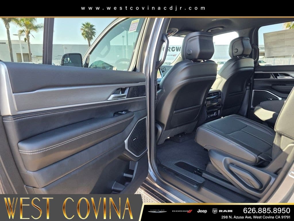 2026 Jeep Grand Wagoneer thumbnail 14