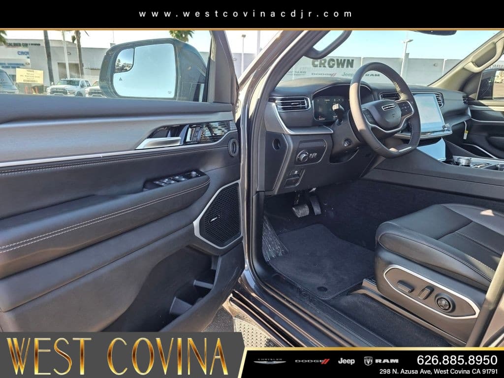 2026 Jeep Grand Wagoneer thumbnail 15
