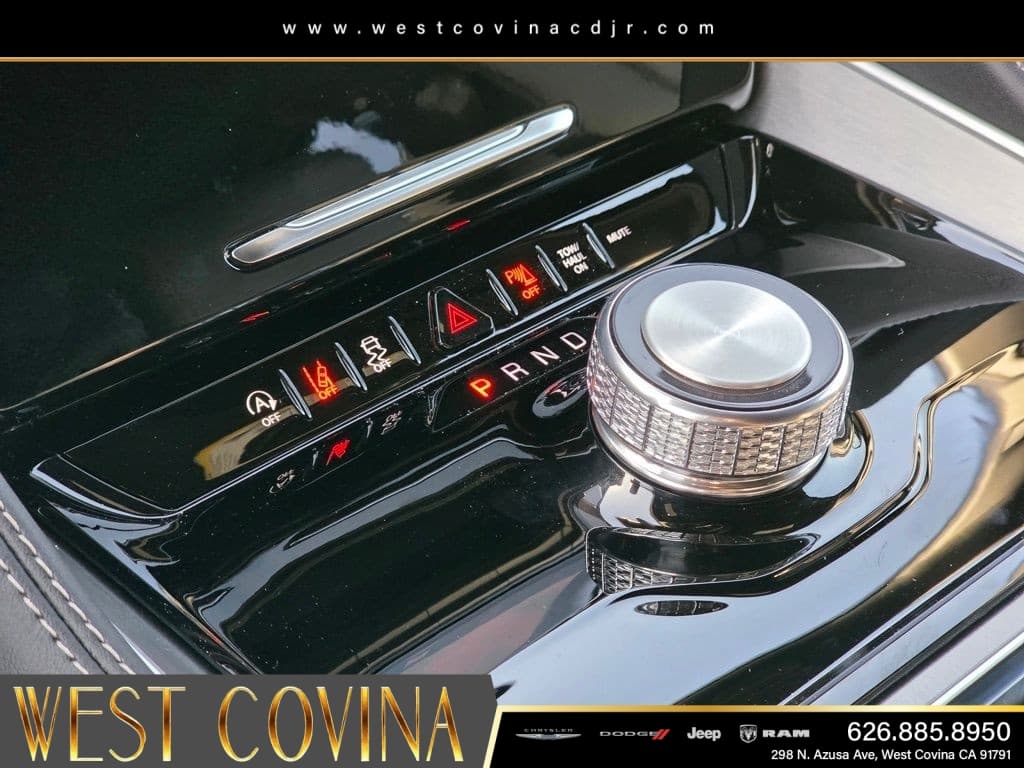 2026 Jeep Grand Wagoneer thumbnail 21