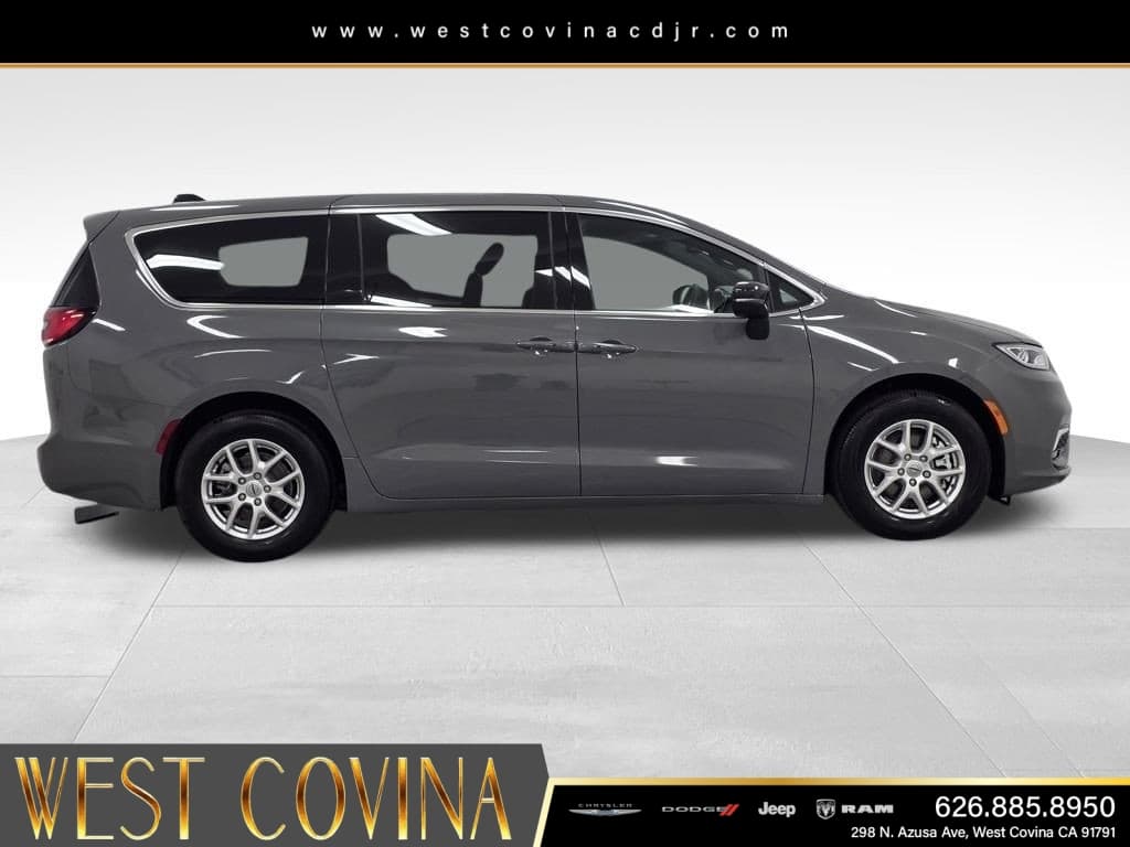 2025 Chrysler Pacifica Select thumbnail 4