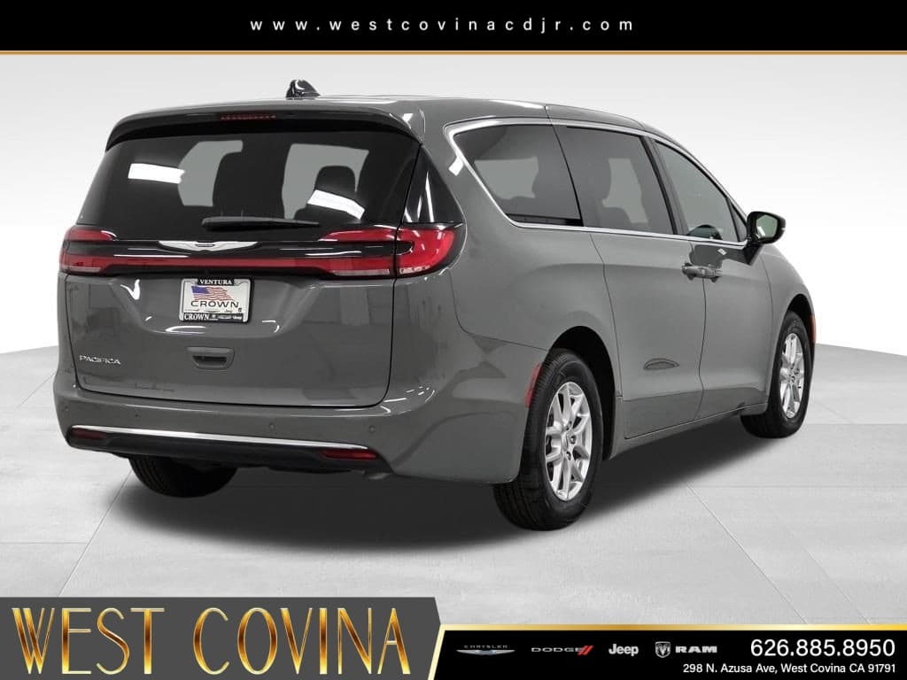 2025 Chrysler Pacifica Select thumbnail 5