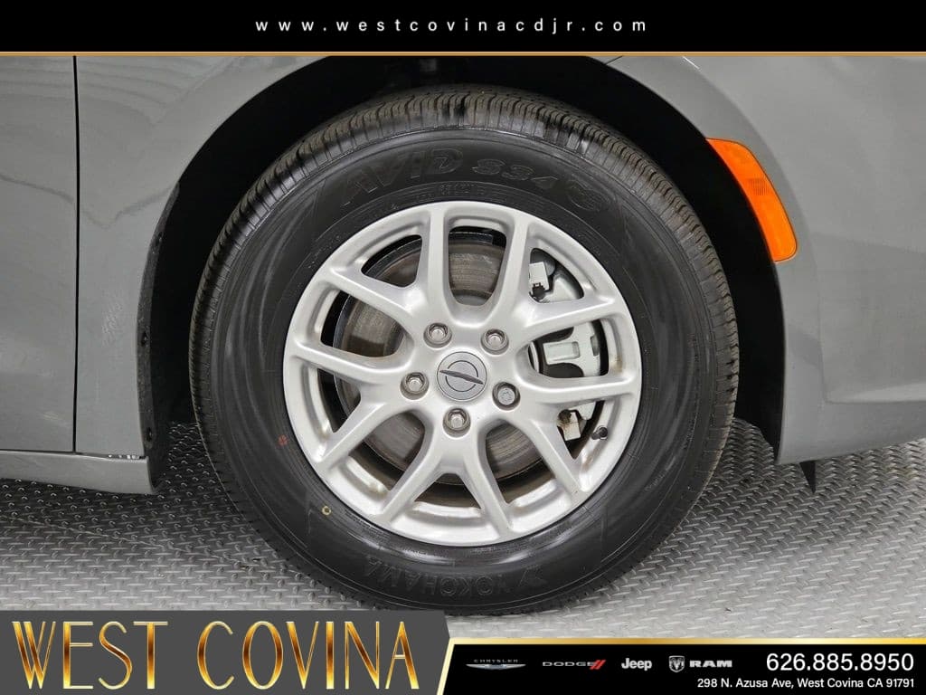 2025 Chrysler Pacifica Select thumbnail 9