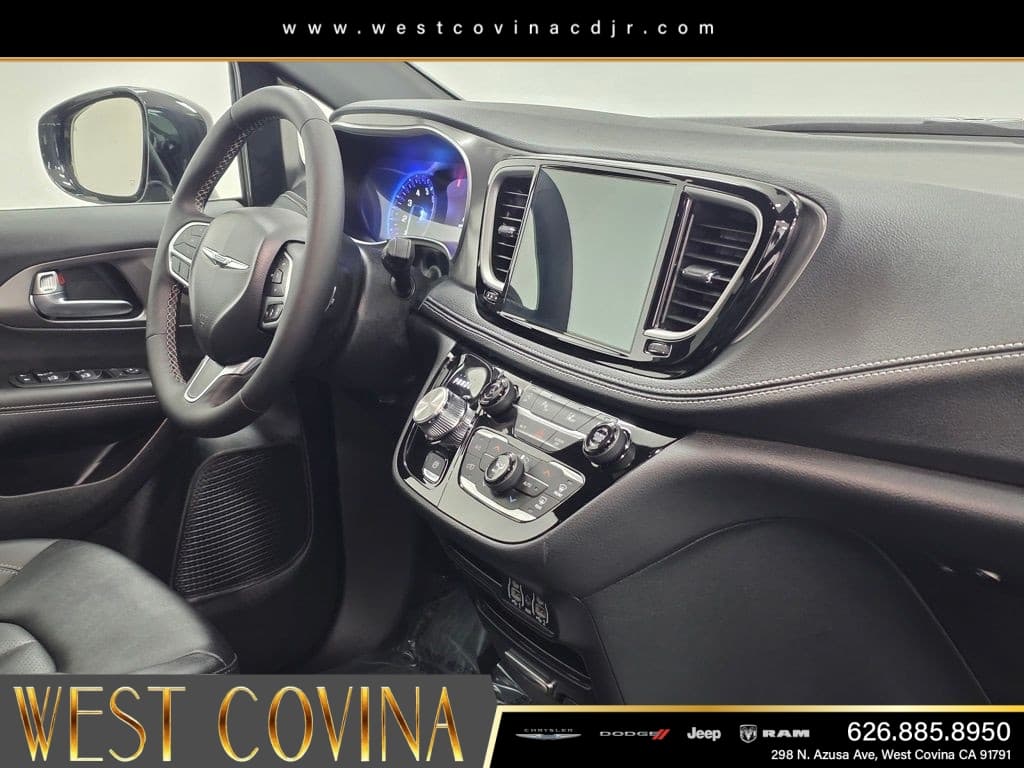 2025 Chrysler Pacifica Select thumbnail 13