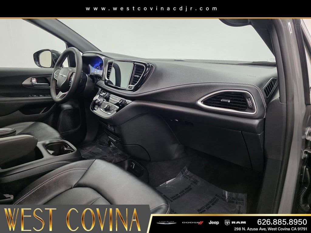 2025 Chrysler Pacifica Select thumbnail 14