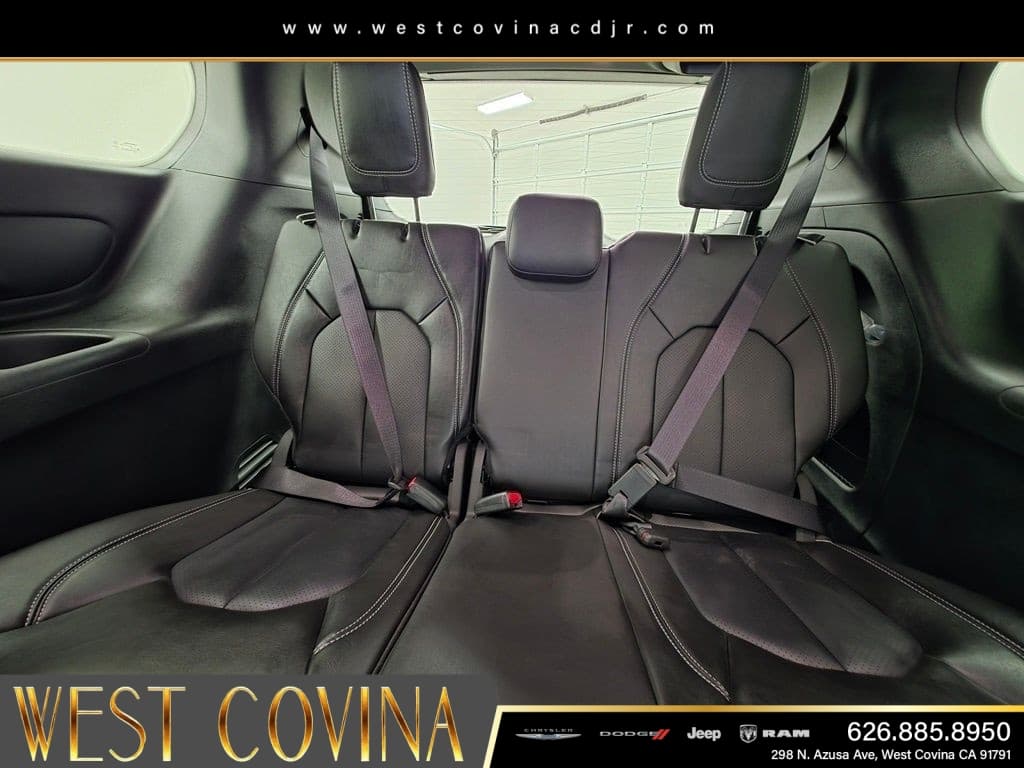 2025 Chrysler Pacifica Select thumbnail 18